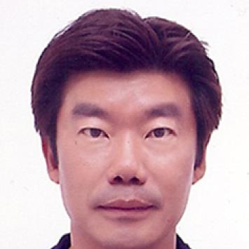 Portrait photo of Kiyoung Lee