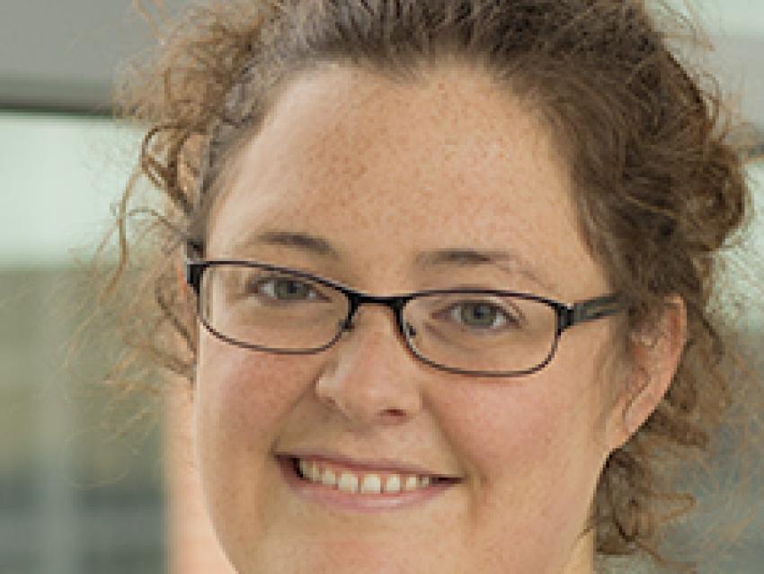 Portrait photo of Amanda Fallin-Bennett