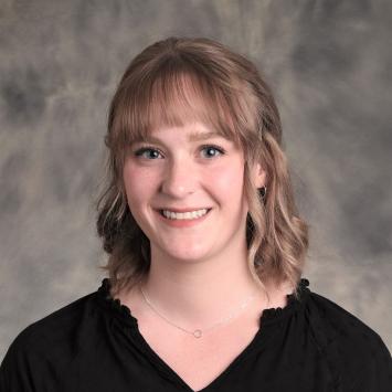 headshot photo of Natalie Thomson 